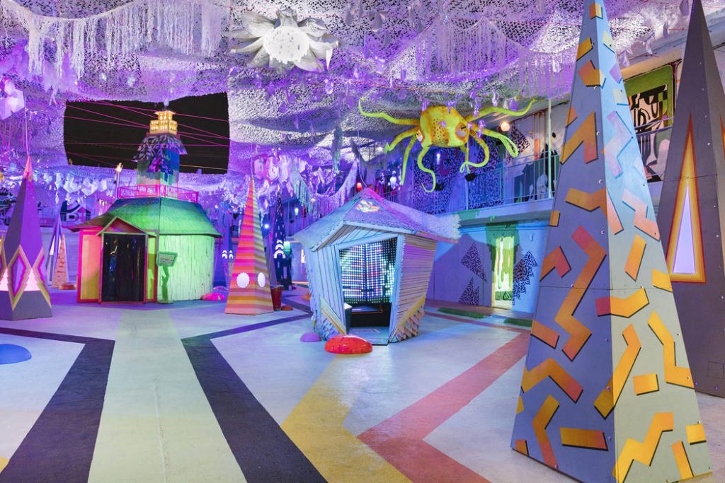 meow wolf las vegas hours